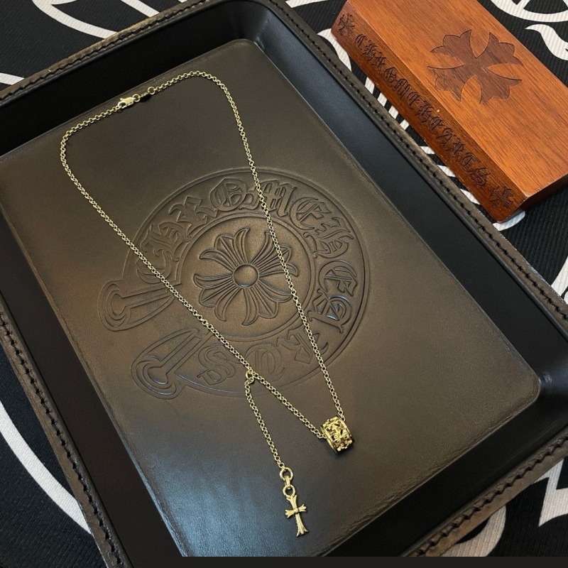Ch**me He**ts necklaces